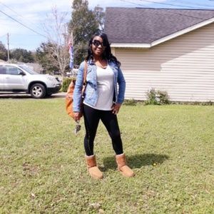 Meet your Posher, Monica